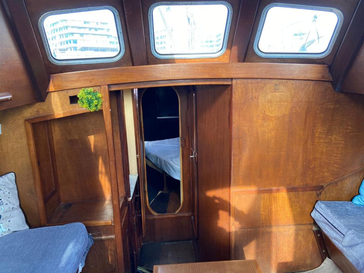 Fantastic Sailing Boat To Sleep In Barcelona Hotell Exteriör bild